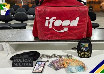 Homem usa mochila de aplicativo para disfarçar entrega de drogas em Itabaiana