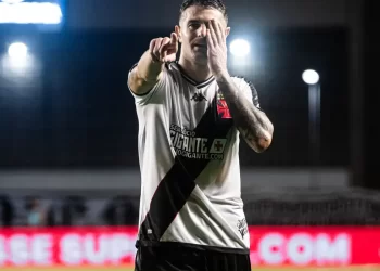 Vasco inicia disputa com Nova Iguaçu por vaga na final do Carioca