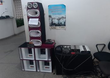 Polícia apreende aparelhos de som automotivo após denúncia de perturbação do sossego em Maruim