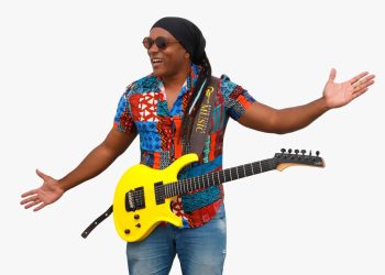 Cantor Lucas Brito é atração da Micareta de Feira 2024 ao lado de Bell Marques, Daniela Mercury e Thiago Aquino