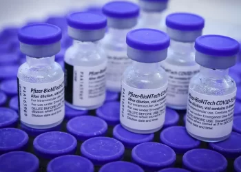 Novas vacinas contra covid-19 chegam na próxima semana