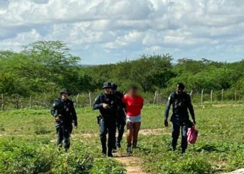 Mulher é presa suspeita de matar outra a facadas em Canindé