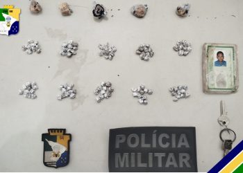 BPChoque apreende drogas no bairro Inácio Barbosa