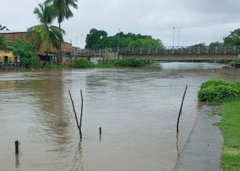 Defesa Civil estadual segue em alerta para atender municípios em situação de risco por conta das chuvas