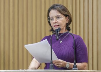 Emília Corrêa: Praia Formosa é retrato do abandono que está Aracaju