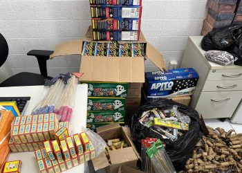 Polícia desarticula ponto de venda de fogos de artifício