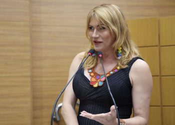 Linda Brasil defende paralisação dos professores da rede estadual