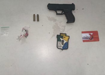 Jovem que tentavam assaltar passageiros de ônibus são presos pelo Choque