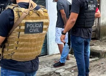 Operação policial prende três suspeitos de matar homem em situação de rua