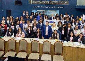 Ricardo Marques leva jovens da escola pública para serem vereadores por um dia na CMA