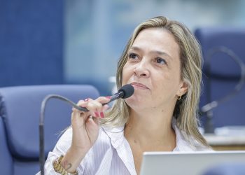 SMTT descumpre lei que beneficia pessoas com fibromialgia em Aracaju, denuncia Sheyla