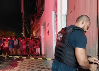 Mãe mata filho de quatro anos afogado no chuveiro de casa em Aracaju