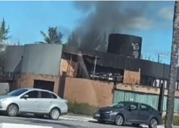 Restaurante na Orla de Aracaju pega fogo