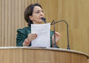 “Marketing do mal é típico da velha política na ganância pelo poder”, dispara Emília