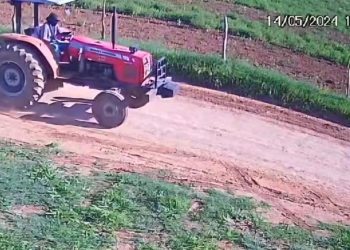 Polícia divulga imagens de suspeitos do roubo de trator e motocicleta na Zona Rural de Simão Dias