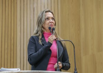 Sheyla Galba denuncia abandono de unidades da Fundat em Aracaju
