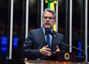 Alessandro Vieira garante R$ 500 mil para projeto de inclusão de pessoas com deficiência visual