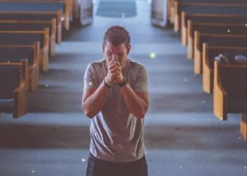 Fica Tranquilo , DEUS está no comando, ore de joelhos e fale com o SENHOR.