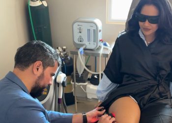 Influenciadora Vivi Siqueira inicia tratamento vascular com Dr. Fellipe Menezes