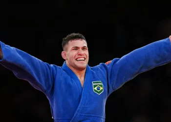 Willian Lima conquista prata no judô, a 1ª medalha do Brasil em Paris