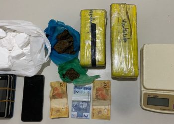 Polícia fecha ponto de tráfico em Carmópolis e apreende mais de 2kg de drogas