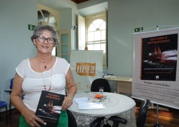 Projeto Encontro com o Autor Sergipano : Escritora Maria Augusta Mundim para apresenta livro “Cultura e Patrimônio: Paisagens festivas sergipanas”