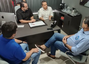 Luiz Roberto visita feira do Santos Dumont e reúne-se com empresários de tecnologia