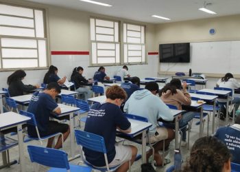 Segundo dia do Simula Enem mobilizará cerca de 14 mil estudantes da rede estadual neste sábado, 21