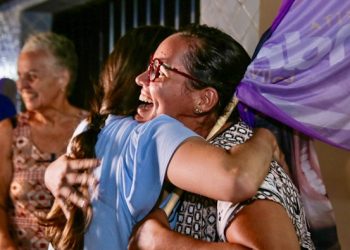 Yandra é recebida com festa por moradores do São Conrado e Farolândia
