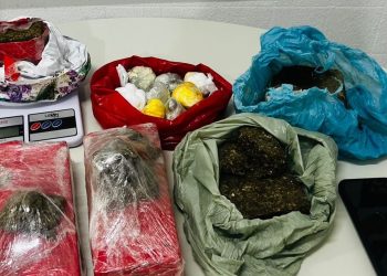 Suspeito é morto em confronto com a polícia e dois são presos