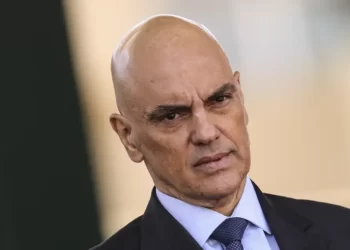 Moraes determina desbloqueio do X no Brasil