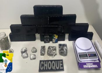 Mulher é presa por tráfico de drogas após denúncia de violência doméstica em Nossa Senhora do Socorro