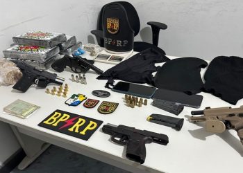 Operação policial apreende drogas e armas na Grande Aracaju