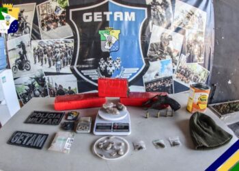 Polícia apreende arma e mais de 3 kg de drogas em operação no bairro Santa Maria, em Aracaju