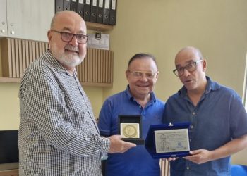 Gilmar Carvalho é homenageado pelo STERTS com a comenda “Radialista Jorge Prado Leite”