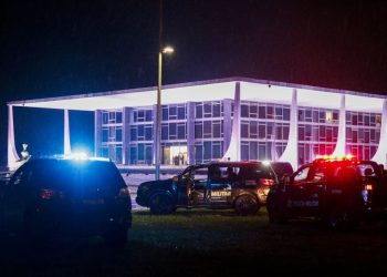 Explosões são ouvidas perto do STF; prédio é evacuado