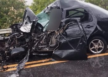 Colisão entre carro e caminhão deixa uma pessoa morta na BR235 em Laranjeiras