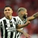 Botafogo derrota Inter e joga por um empate para ser campeão domingo
