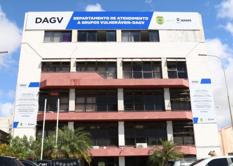 Homem condenado por estupro de vulnerável contra enteadas é preso em Aracaju