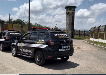 Mulher é presa em flagrante após usar filho para tentar entrar com drogas em presídio