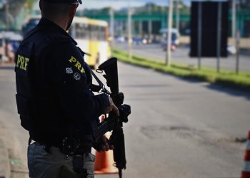 PRF prende idoso suspeito de tentar matar policiais militares na BR-101 em Sergipe