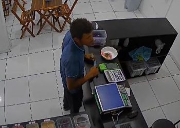 VEJA O VÍDEO: Polícia divulga imagens de suspeito de assalto a loja de açaí em Nossa Senhora do Socorro