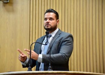 Anderson de Tuca cobra urgência na aplicação de emendas na Saúde