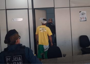 Homem que tentou matar vizinho a facadas em Aracaju é preso