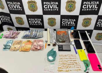 Polícia prende mulher em flagrante e apreende drogas em Pirambu