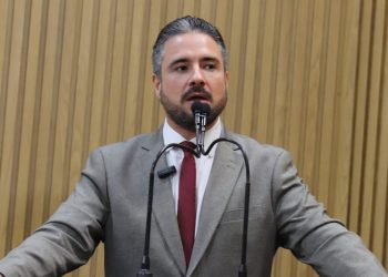 Ricardo Vasconcelos cobra ações para pessoas em situação de rua em Aracaju