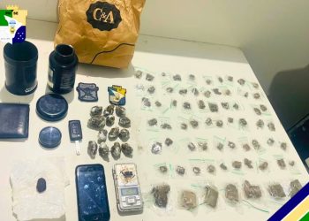 BPChoque apreende drogas e prende suspeito no bairro Grageru