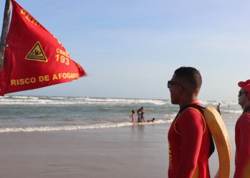 Bombeiros reforçam alerta contra afogamentos no Carnaval em Sergipe