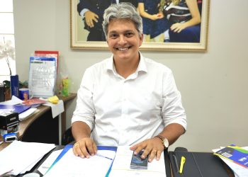 Prefeito de Nossa Senhora do Socorro propõe 13º salário e férias para servidores temporários