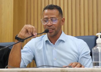 Sargento Byron cobra recapeamento asfáltico em vias da capital